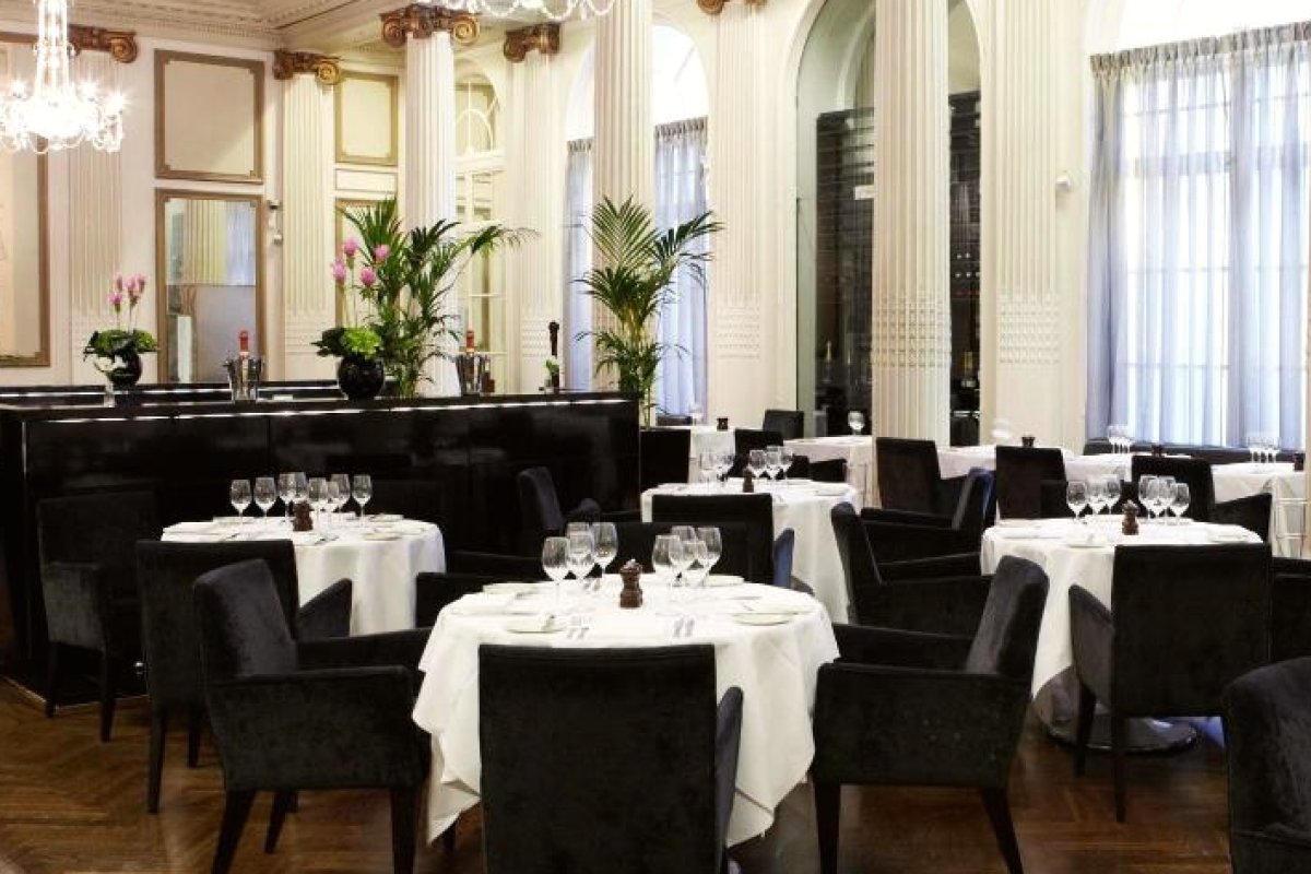 Waldorf Astoria London – Admiralty Arch view 5