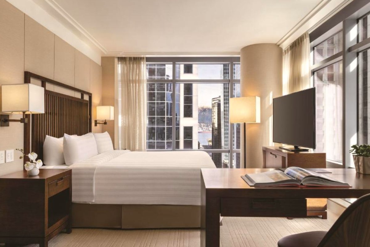 Hyatt Vancouver Downtown Alberni view 2