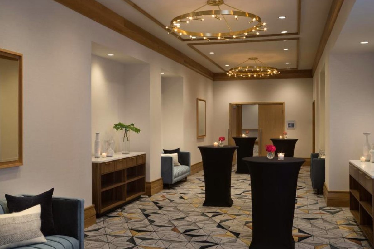 Kimpton Schofield Hotel by IHG view 5