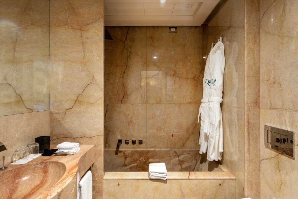 Grand Hotel Des Ètrangers view 3