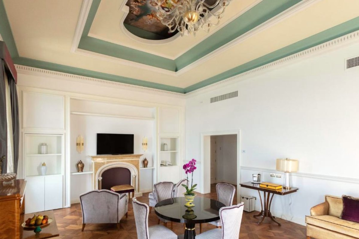 Grand Hotel Des Ètrangers view 5