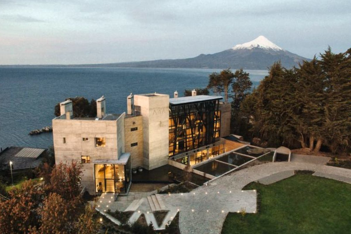 Hotel AWA Puerto Varas view 1