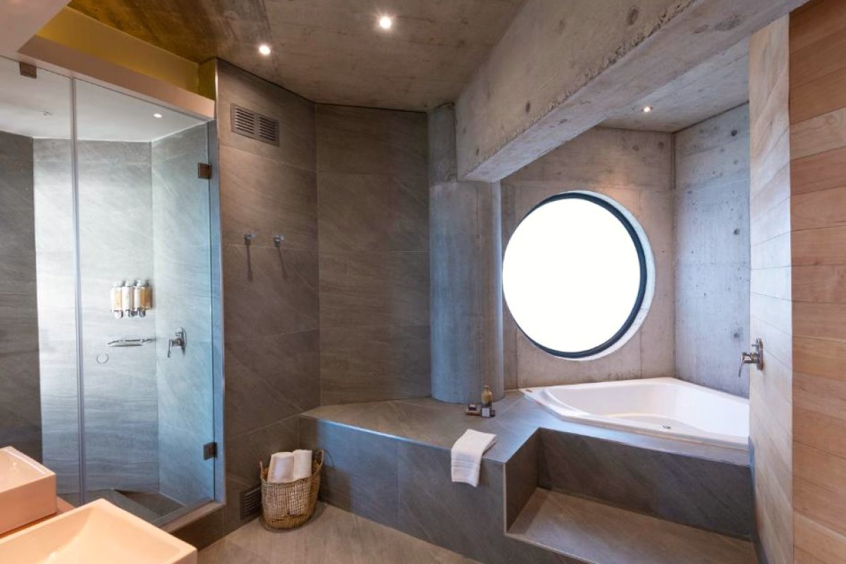 Hotel AWA Puerto Varas view 3