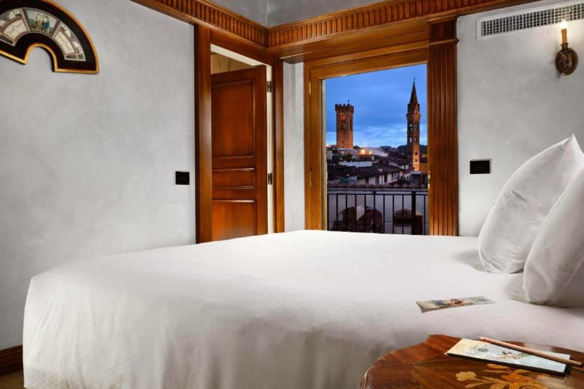 Palazzo Portinari Salviati view 2