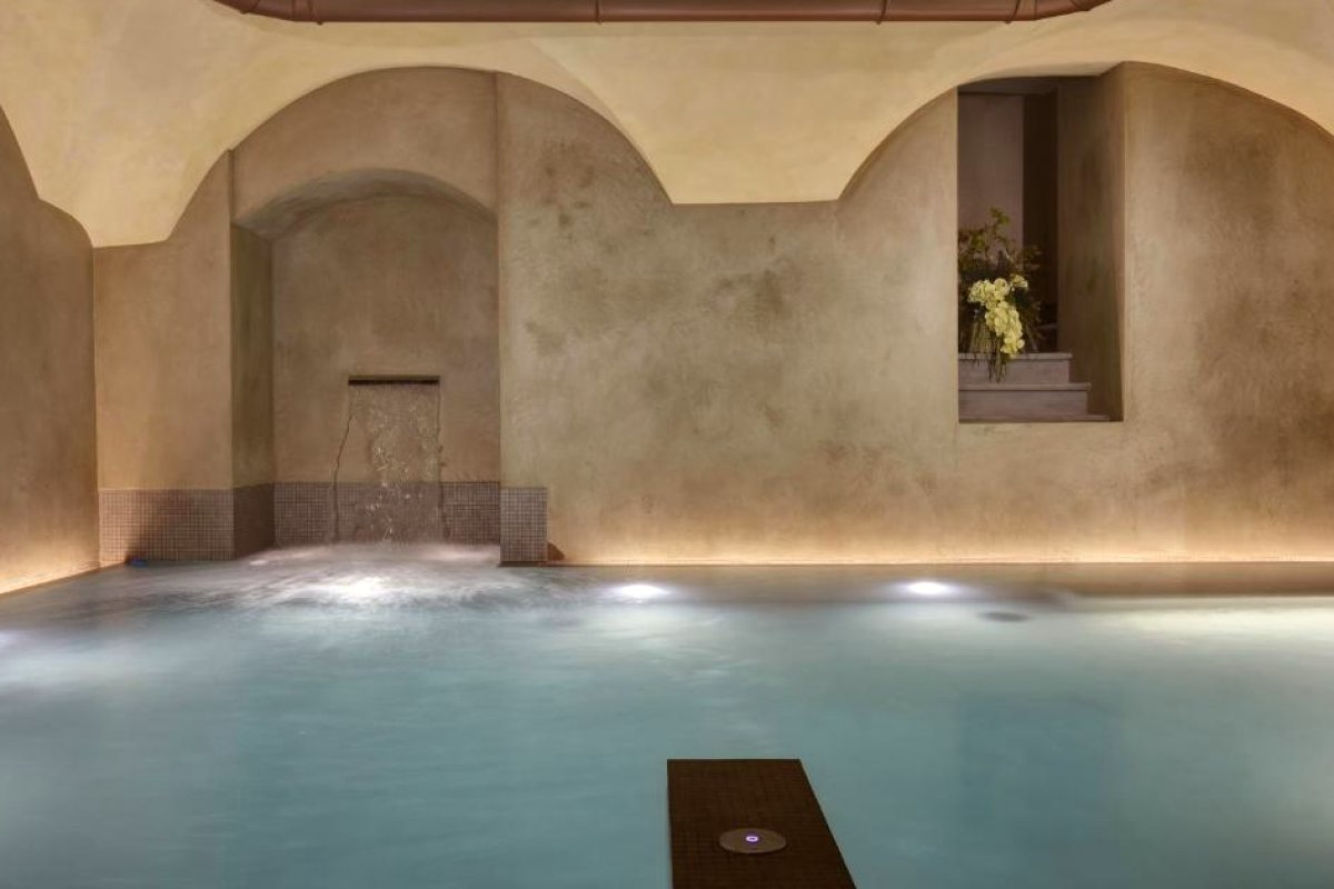 Palazzo Portinari Salviati view 4