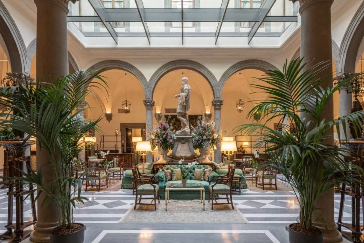 Palazzo Portinari Salviati view 5