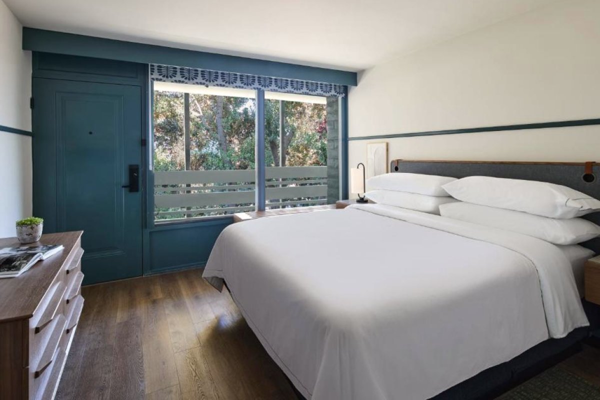 Monterey Beach Hotel, a Tribute Portfolio Hotel by Marriott view 2