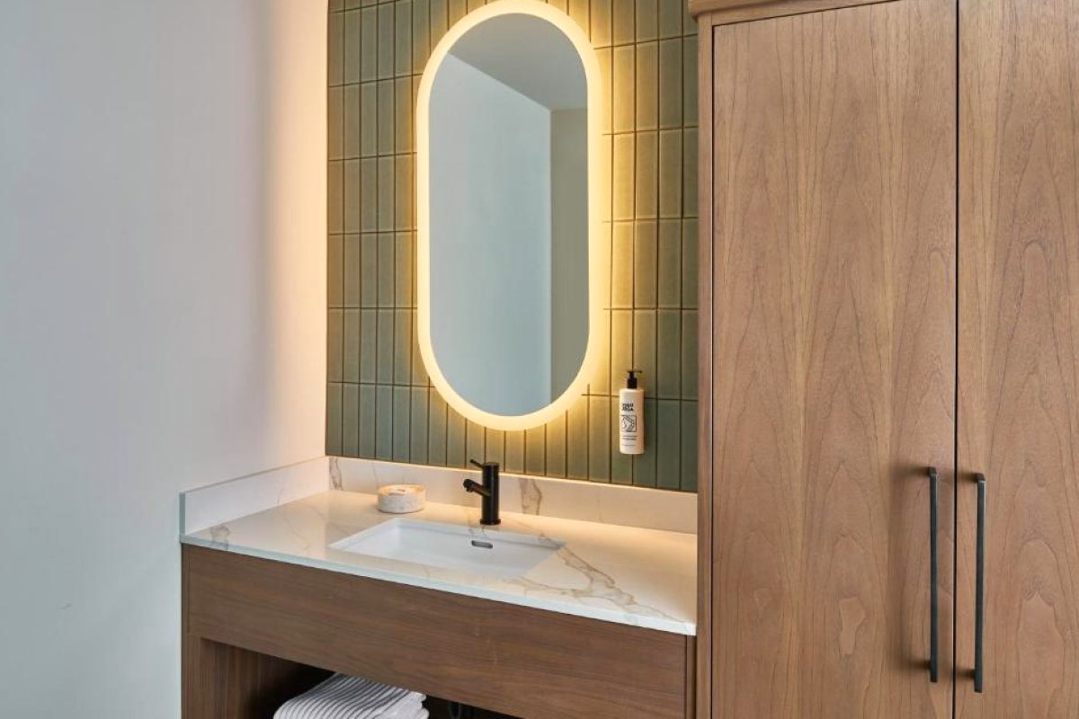 Monterey Beach Hotel, a Tribute Portfolio Hotel by Marriott view 3