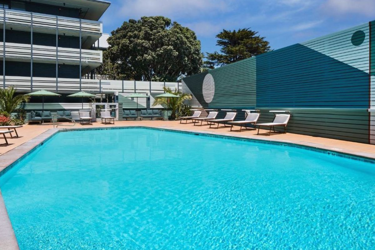 Monterey Beach Hotel, a Tribute Portfolio Hotel by Marriott view 4