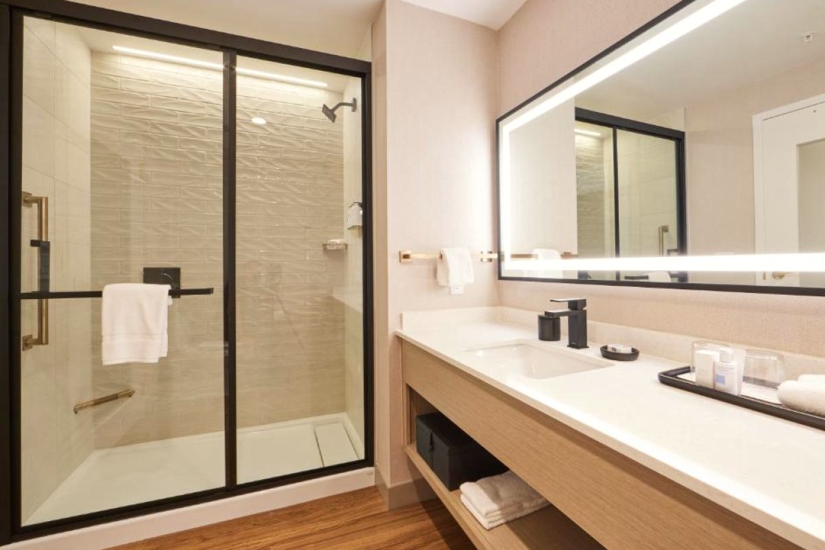 Hotel Effie Sandestin, Autograph Collection view 3