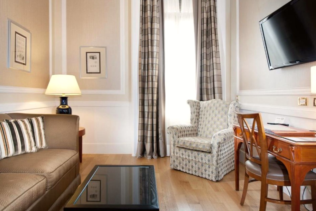 Rome Marriott Grand Hotel Flora view 5