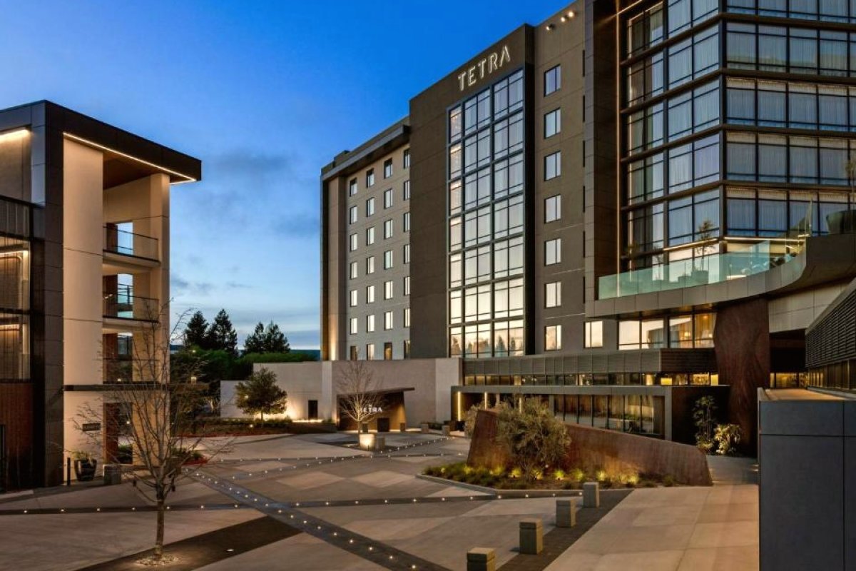 TETRA Hotel, Autograph Collection view 1