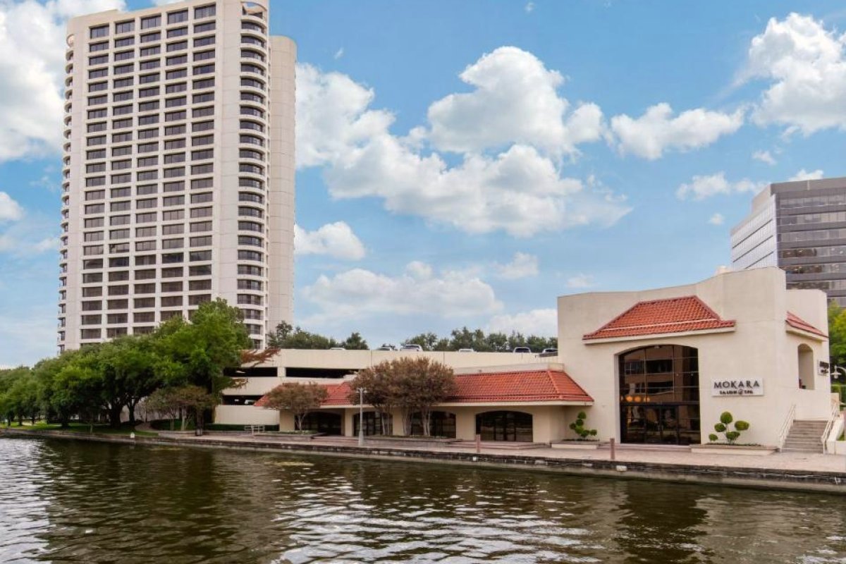 Omni Las Colinas Hotel view 1