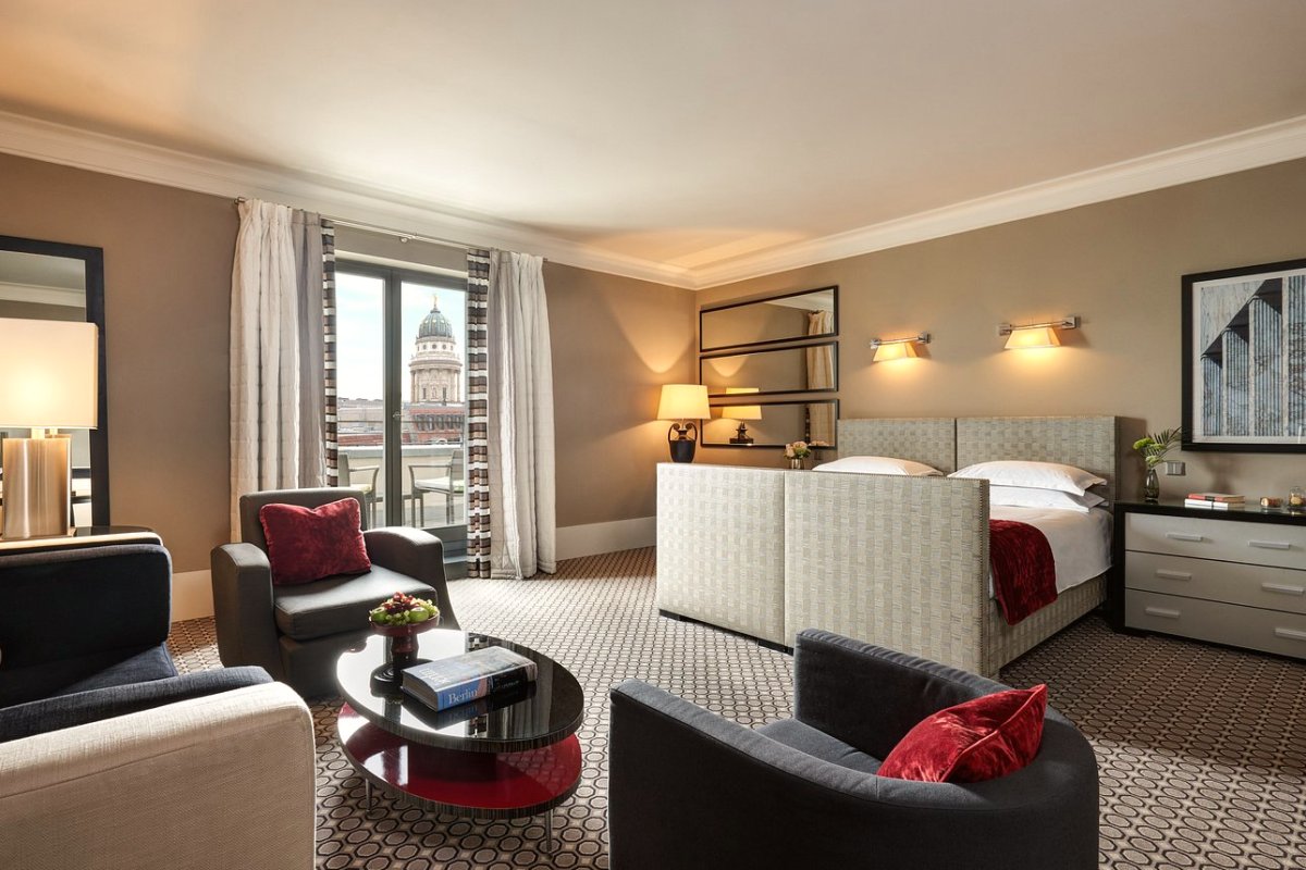 Four Seasons Hotel Berlin view 4